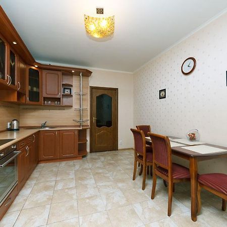 Sribnokilska 22 Apartment Kiev Luaran gambar